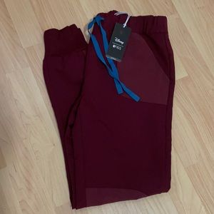 Disney Figs scrub bottom